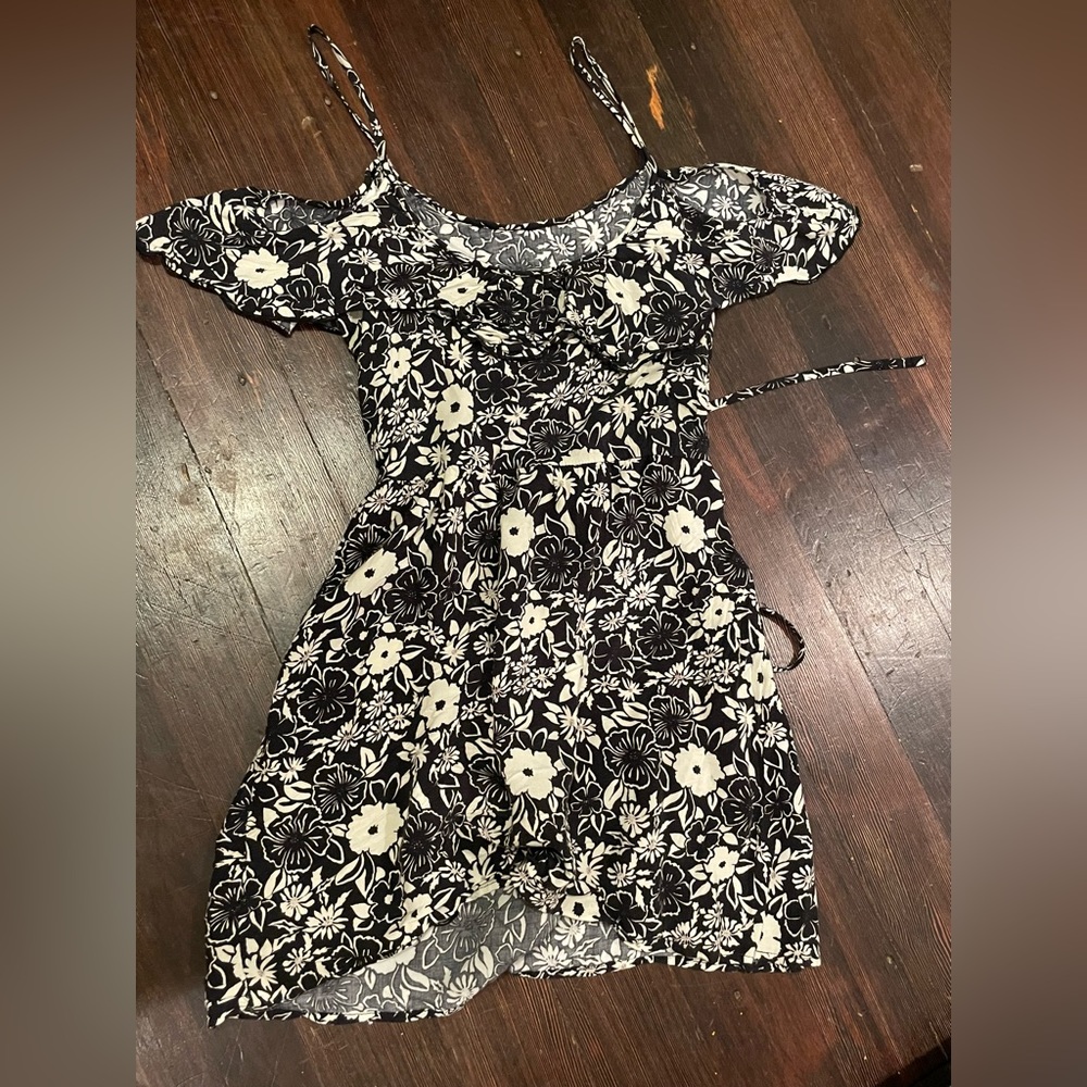 Hollister strap shoulder mini dress